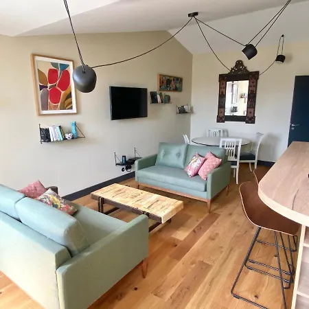 Apartment 21 Dupaty 1 *