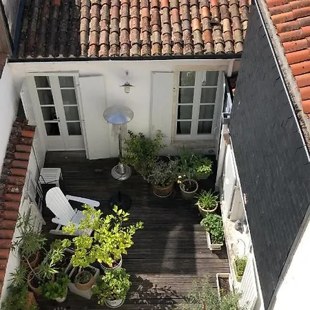 Apartment 21 Dupaty 1 *